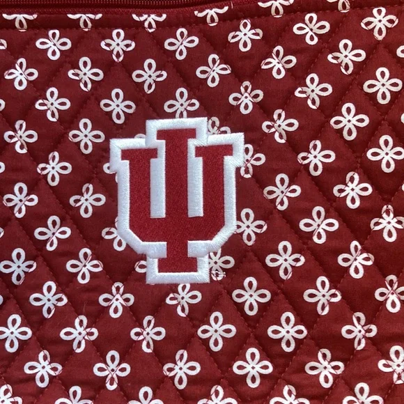 Vera Bradley Indiana University Triple Zip Hipster Purse NWT $90 Crossbody Bag - Picture 2 of 8